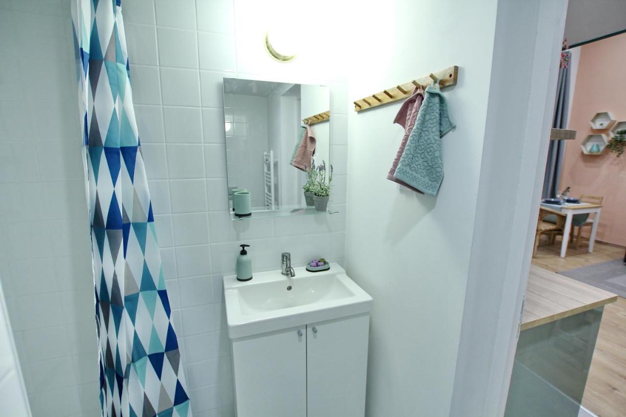 Lovely&Modern Downtown Apartment With Free Parking Budapest Esterno foto